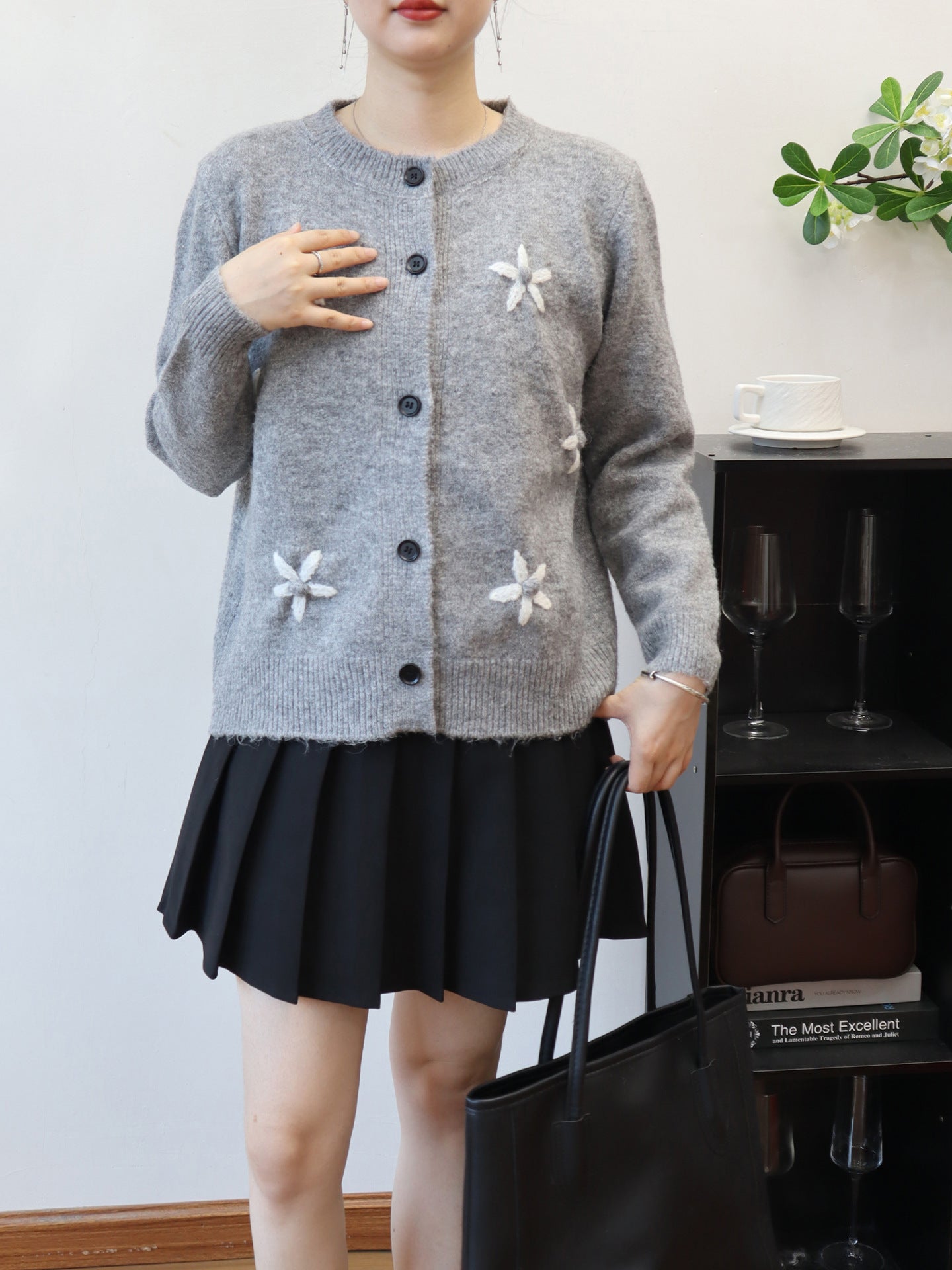 Embroidered Knitted Cardigan