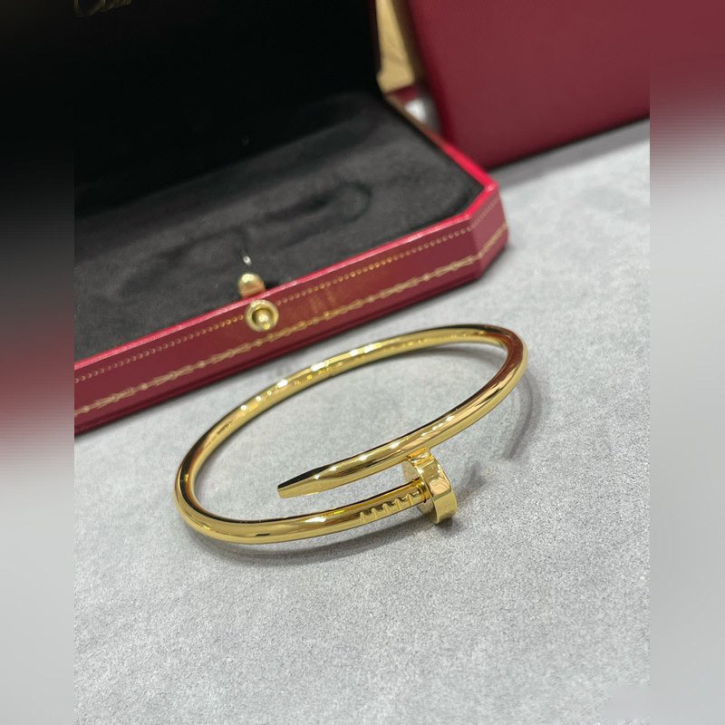 V-Gold Diamond Pavé Screw Cuff