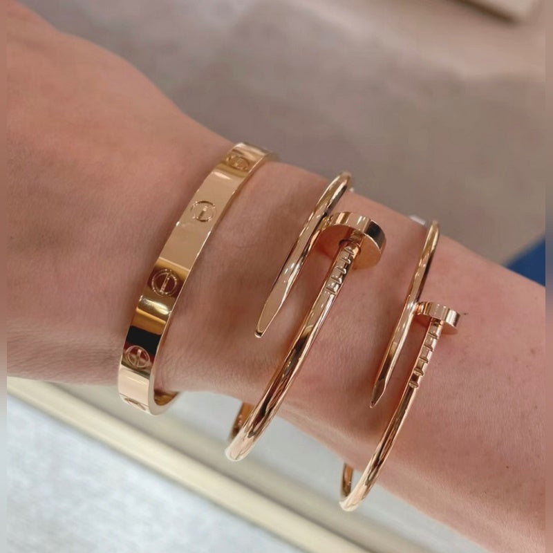 V-Gold Diamond Pavé Screw Cuff