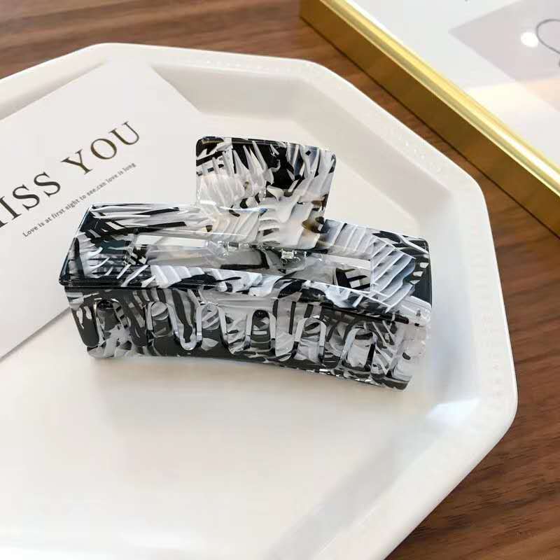 Hollow Leopard Pattern Claw Clip