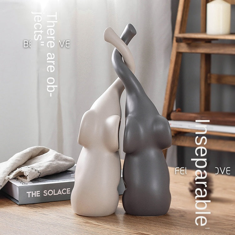 Adorable Elephant Couple Figurin Ornament