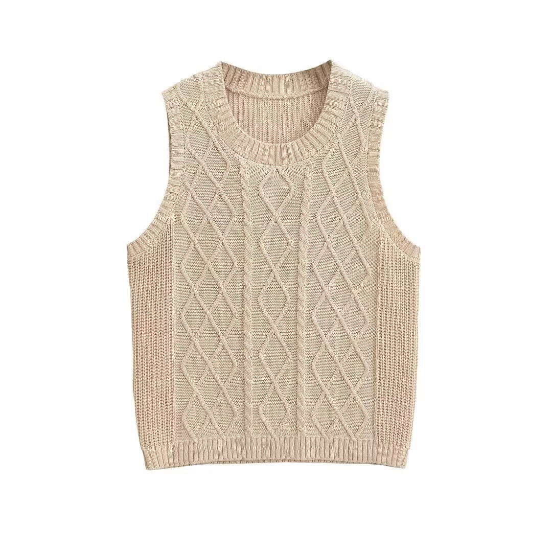 Slim fitting Fried Dough Twists round neck knitting vest