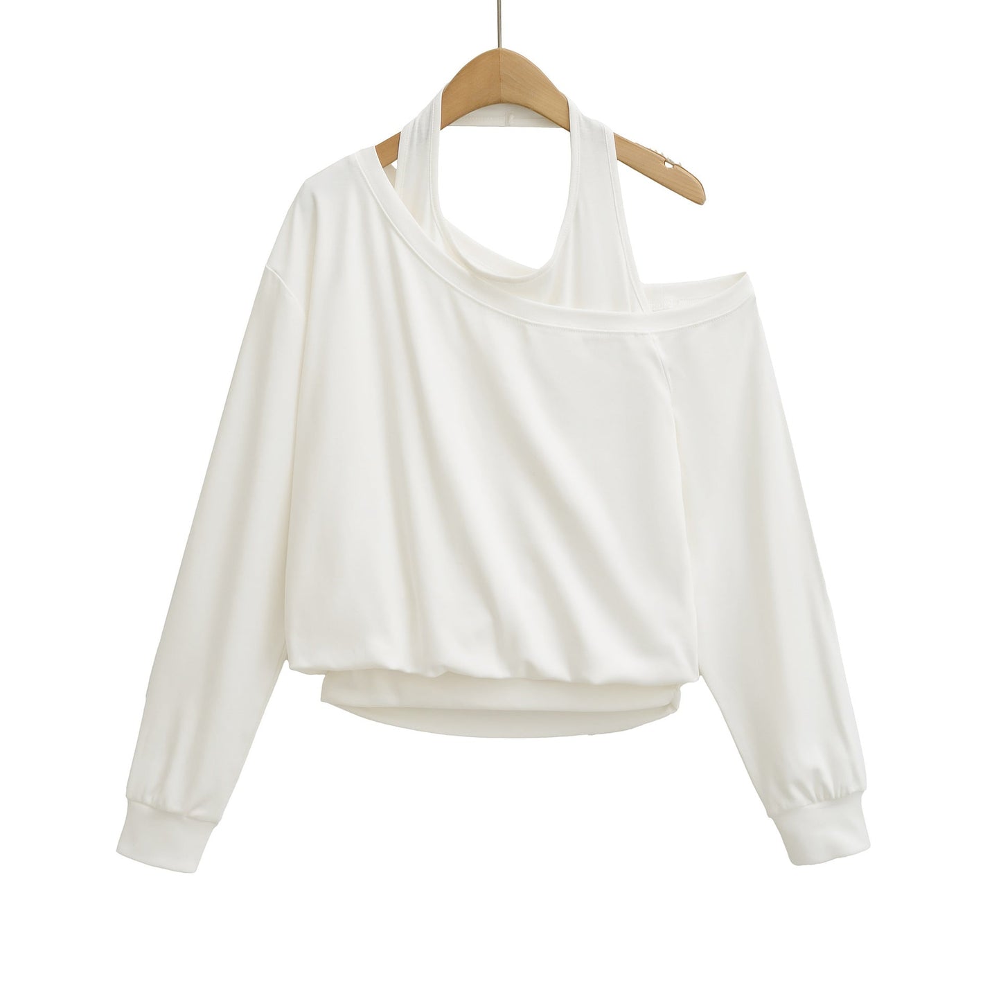 Two loose and lazy neck hanging hoodie