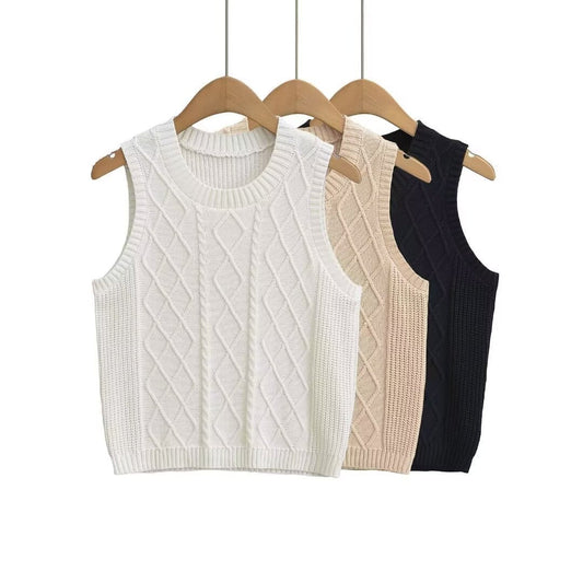 Slim fitting Fried Dough Twists round neck knitting vest
