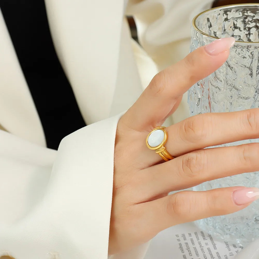 Vintage white seashell charming ring