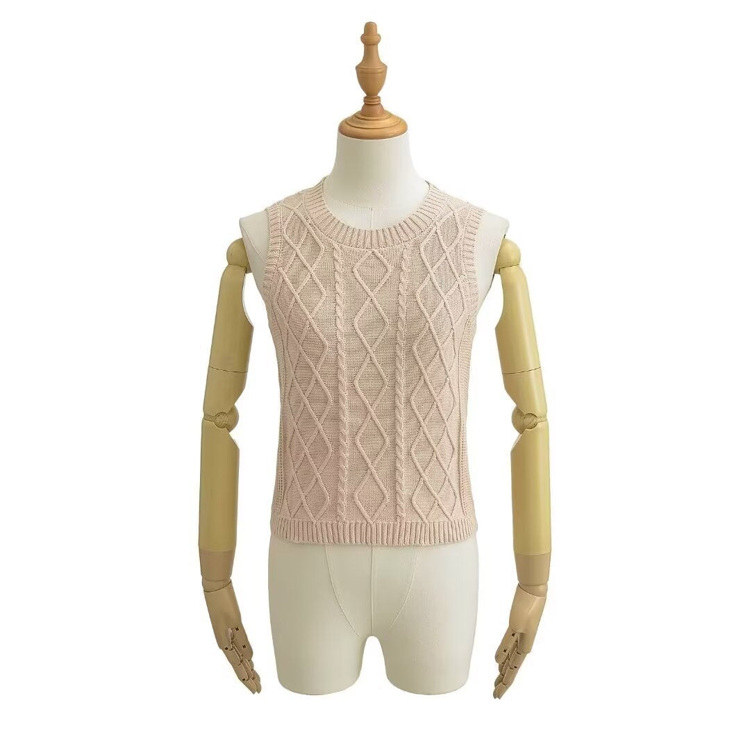 Slim fitting Fried Dough Twists round neck knitting vest