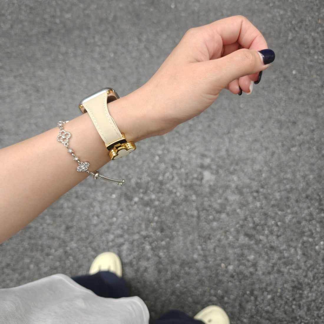 Suitable for Apple Watch Clover Magnetic Buckle Strap