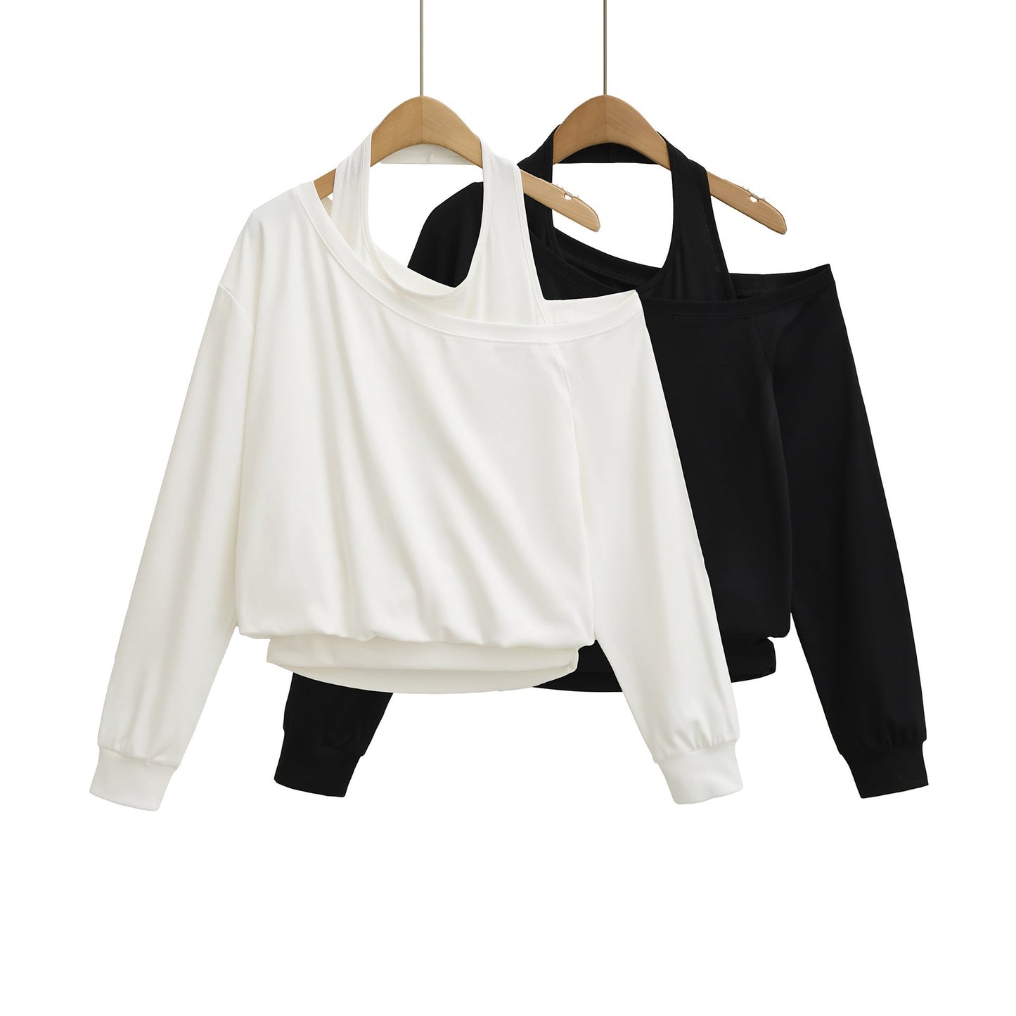 Two loose and lazy neck hanging hoodie