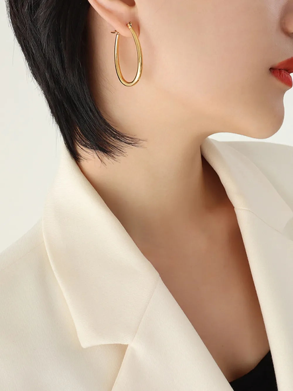 Elegant and niche earrings